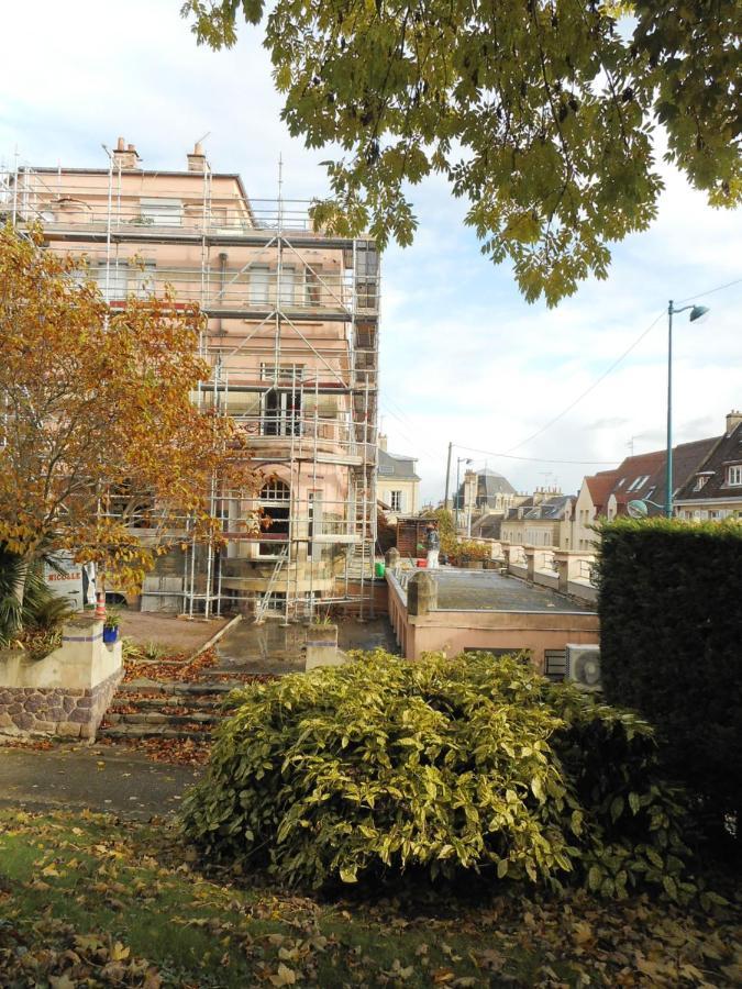 Villa Helianthe Caen Buitenkant foto